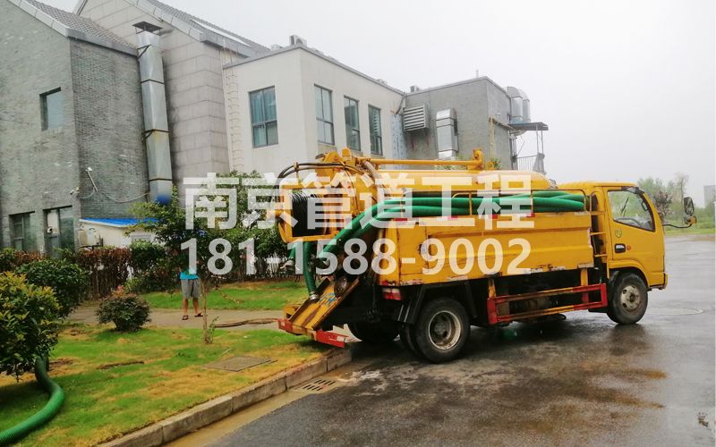 246摄山星城观梅小区化粪池清理