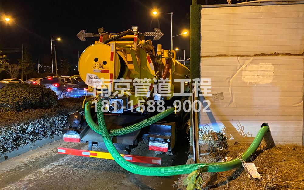 266摄山星城观梅临时工地抽粪