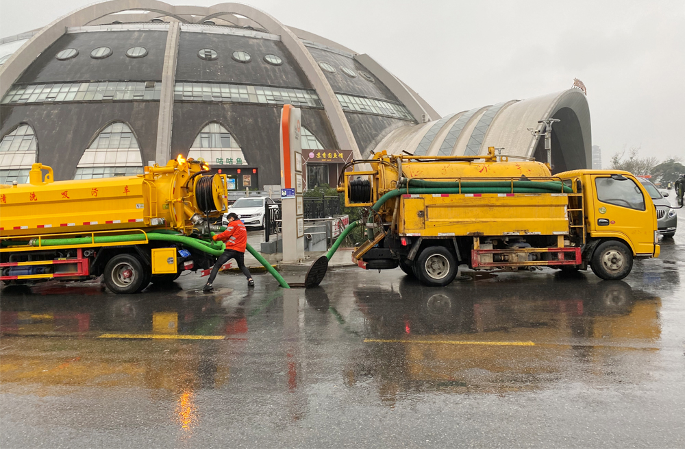 271摄山星城观梅商场管道清淤