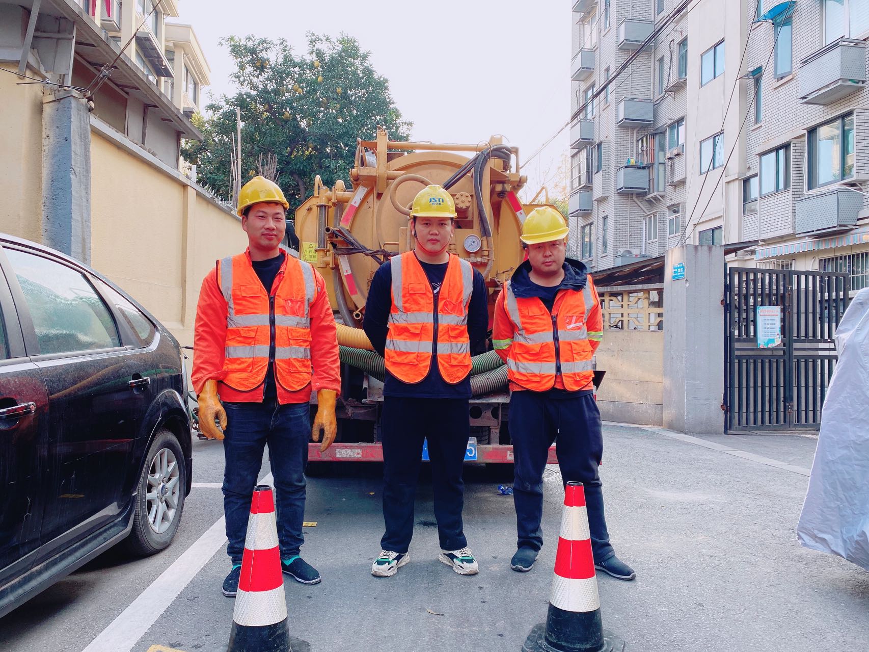 摄山星城观梅南京某小区管道清淤检测施工